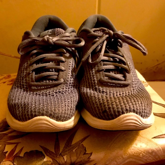 Nike High Volution - Picture 2 of 3